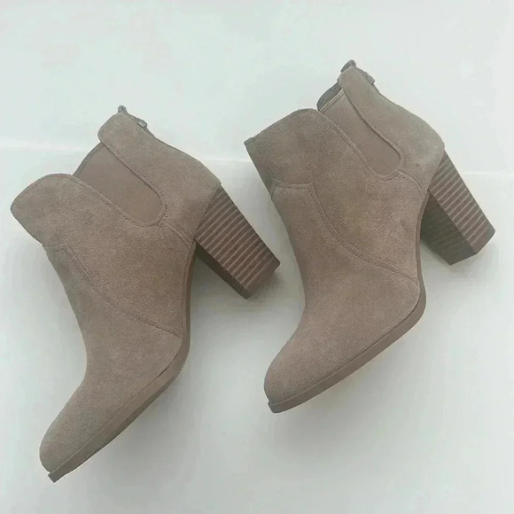 Koolaburra by Ugg heeled booties Slip on Size 6 - Picture 2 of 9